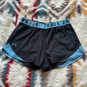 Under Armour Women’s Shorts MEDIUM